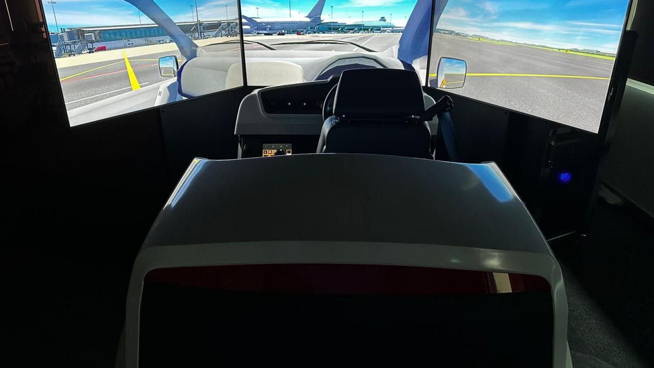 Airport airside simulator
