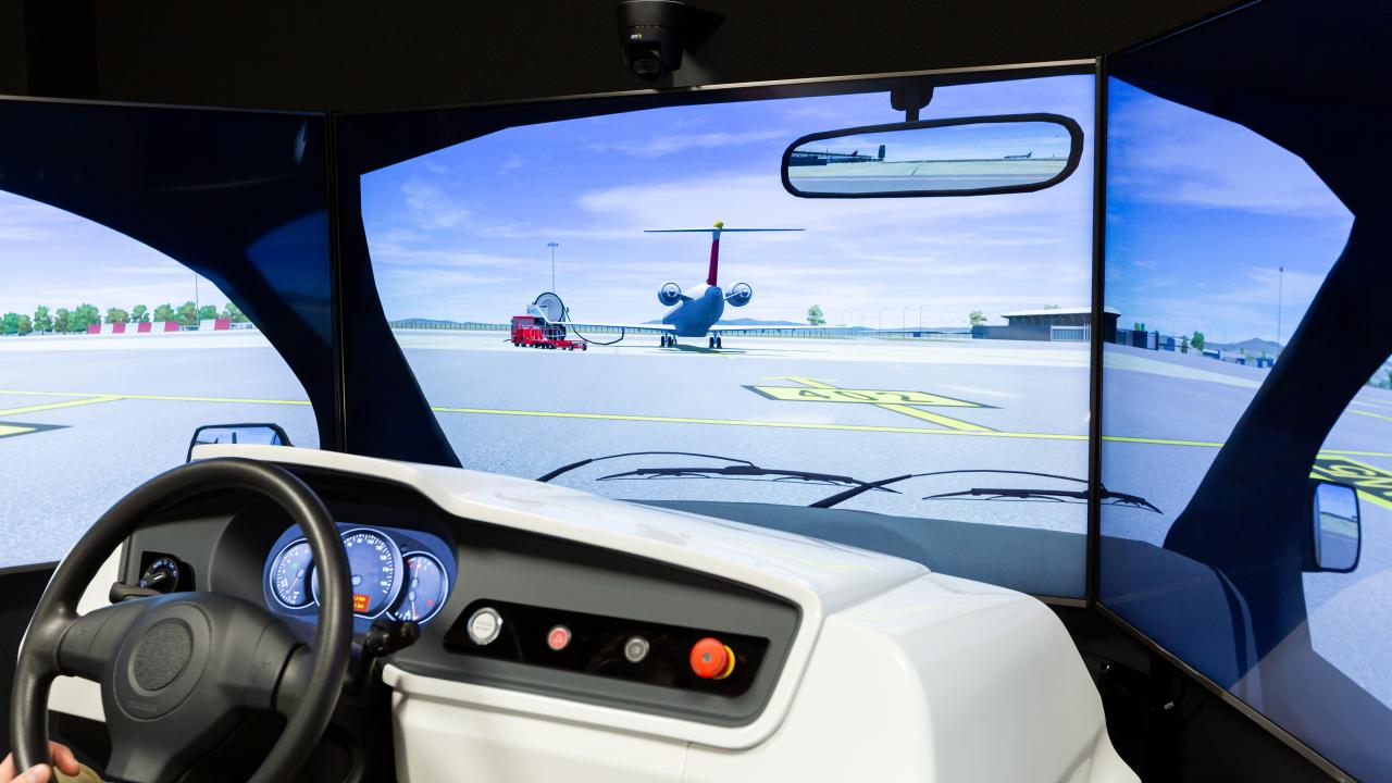 Lander Simulation airport airside simulator