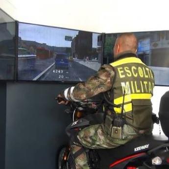 Colombian Army trained in safety awareness when transporting army personnel