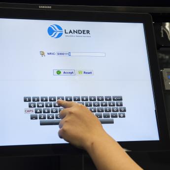 Fortschrittlicher Selbstunterricht an intelligenten Simulatoren