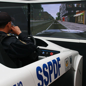 A SSPFD inaugura o novo simulador de carro-patrulha desenvolvido em conjunto com a Lander