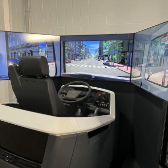 Simulador de Camiones LANDER en Uruguay: Innovación en Formación de Conductores