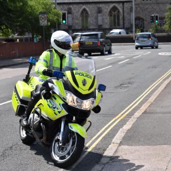 Devon & Cornwall Police adquiere un simulador de moto para impulsar la seguridad vial