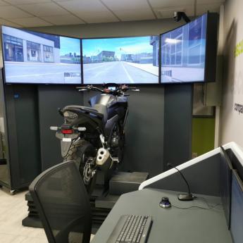 Der neue Motorradsimulator der chilenischen Mutual de Seguridad ist in Betrieb