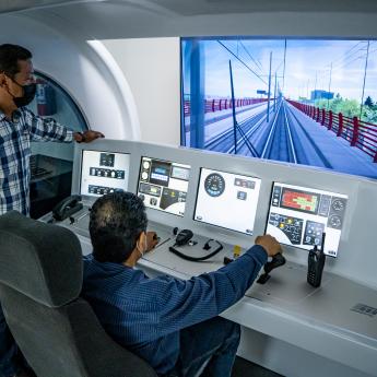 Metrorrey está de estreno: nueva línea, nuevos trenes y sistema de simulación completo para conductores y centro de control de tráfico