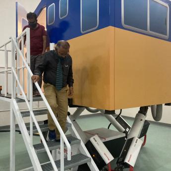 LANDER acompaña al nuevo DG de Bangladesh Railway en la visita al centro de simuladores